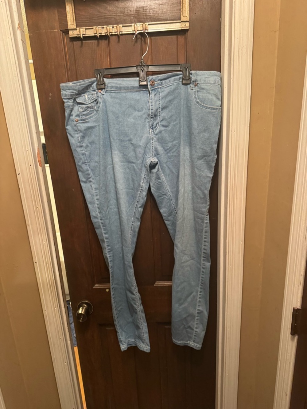 Women’s 4X Sky Blue Light Wash  Jeans - Classic Straight Leg